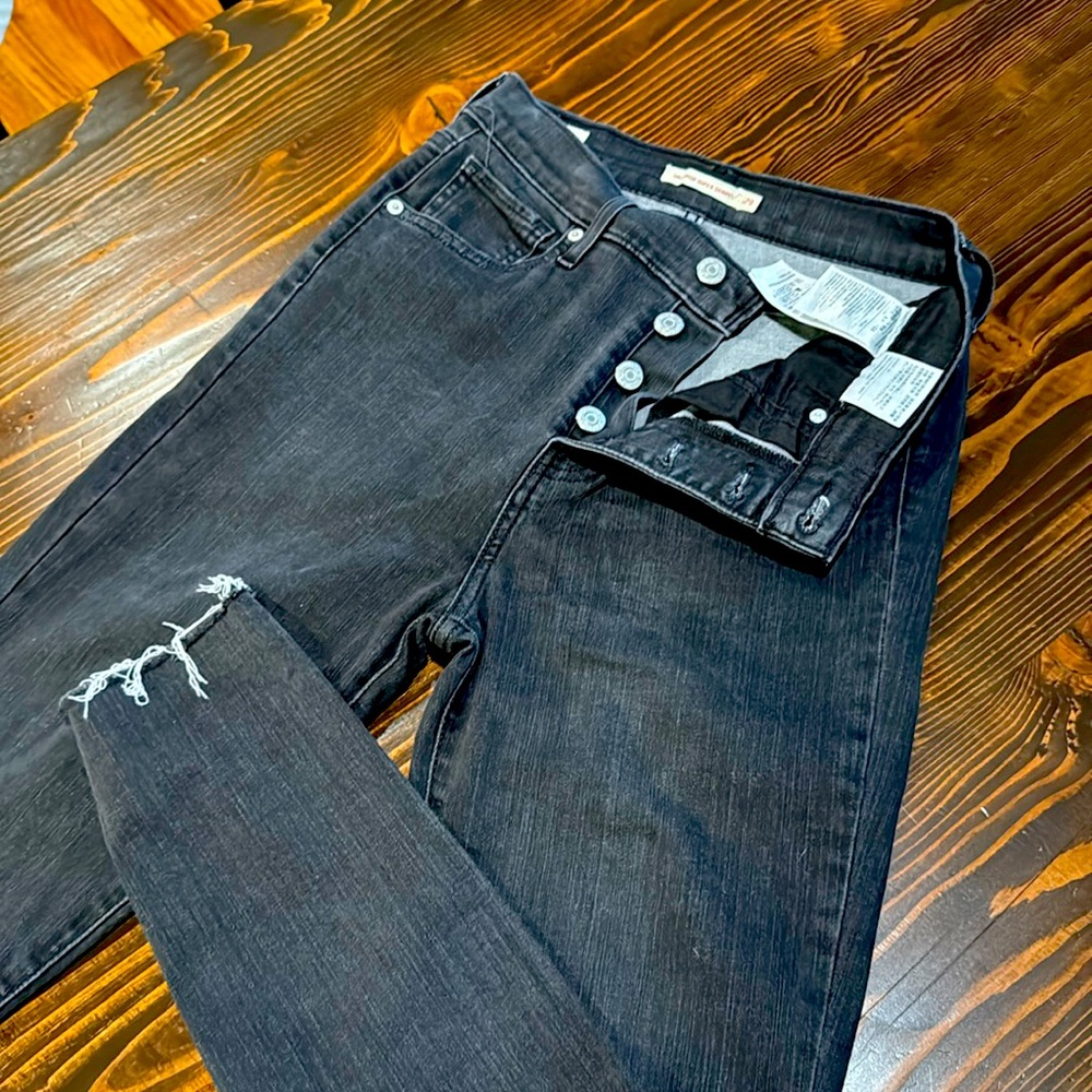 Levi’s high rise skinny button fly